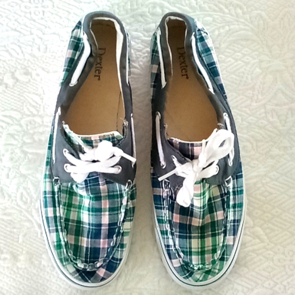 Dexter Size 9 Women's deck sneakers beautiful condition like new. Seaside colors